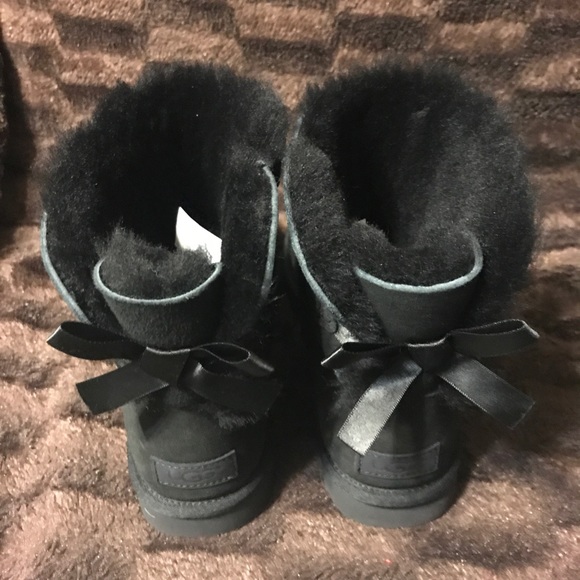 UGG WOMENS BAILEY BOW II BLACK size 8 NEW - Picture 2 of 6